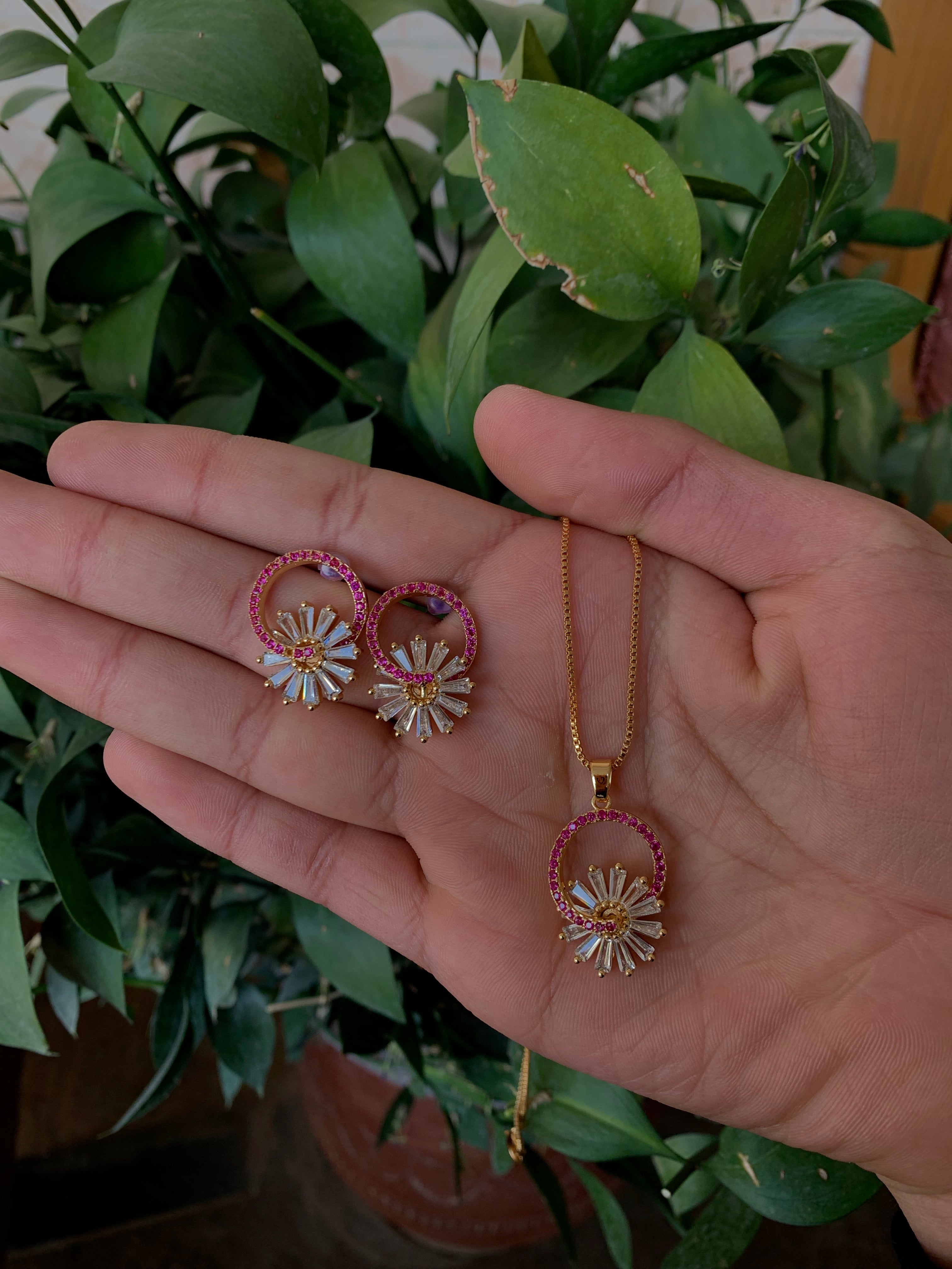 Necklace set round design